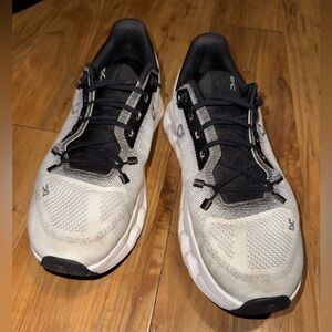 Black | Ivory Women's Cloudtilt sneakers